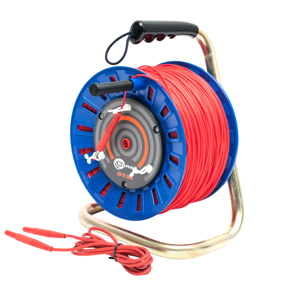 Test lead on a reel with banana plugs; 200 m; red